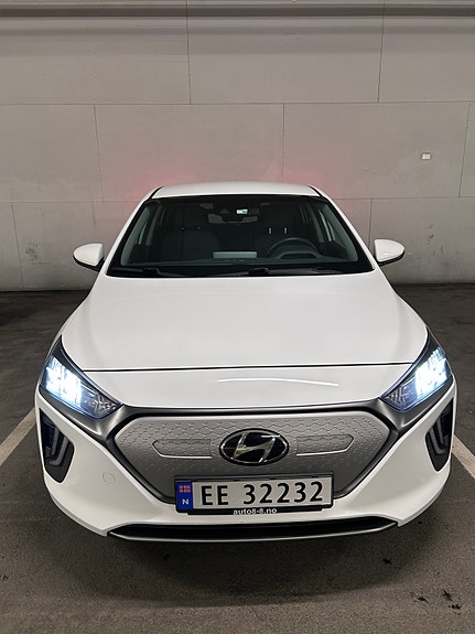 Hyundai IONIQ 2 of 12