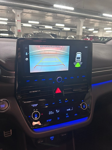 Hyundai IONIQ 10 of 12