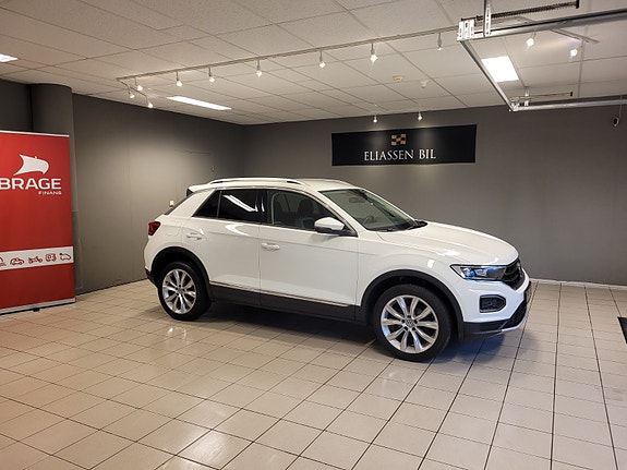Volkswagen T-Roc 3 of 5