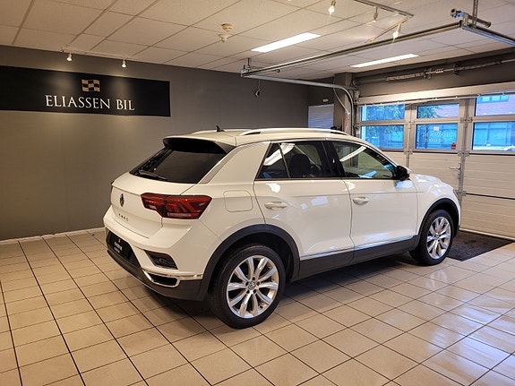Volkswagen T-Roc 5 of 5