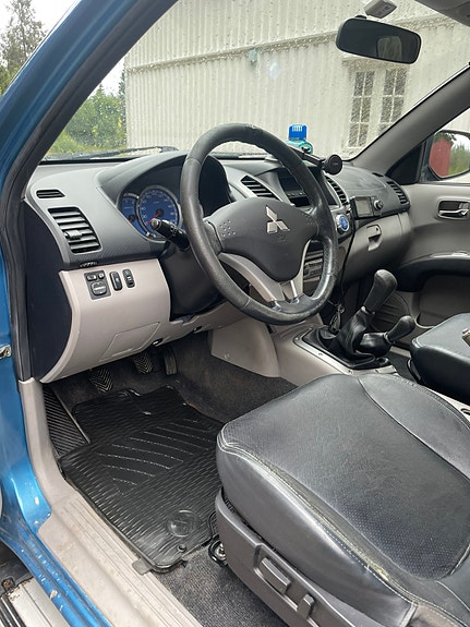 Mitsubishi L200 15 of 23