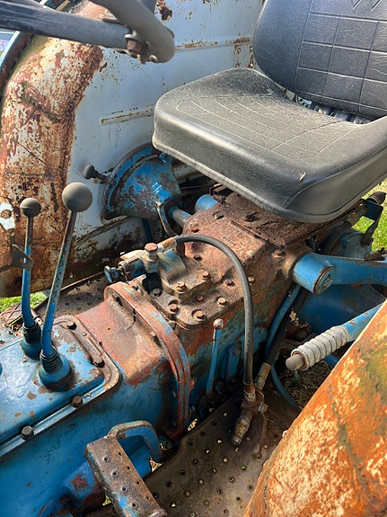 Ford 3000 3 of 5