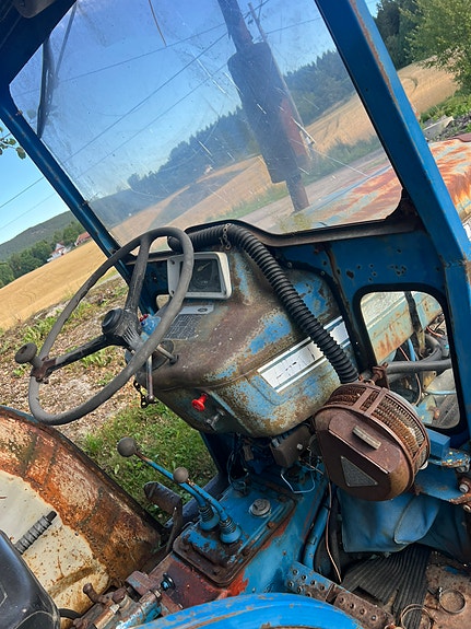 Ford 3000 4 of 5