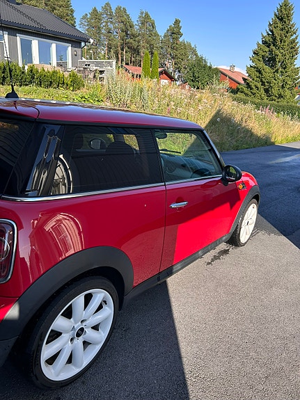 MINI One 3 of 5