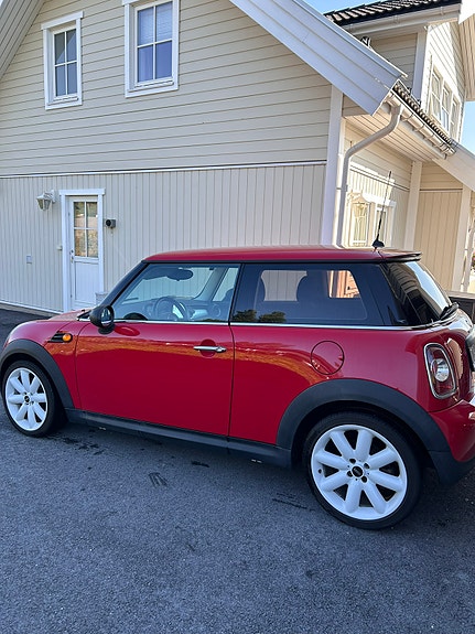 MINI One 2 of 5