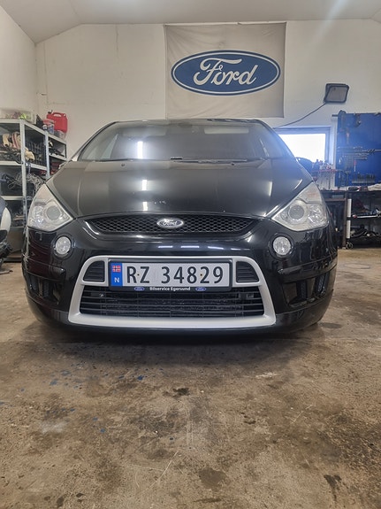 Ford S-MAX 15 of 17