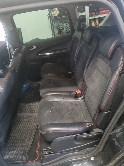Ford S-MAX 7 of 17
