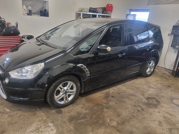 Ford S-MAX 14 of 17
