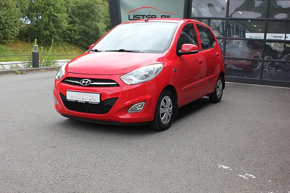 Hyundai i10 2 of 20