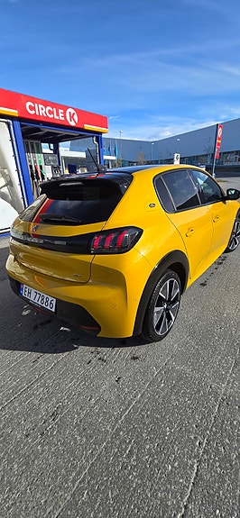 Peugeot 208 4 of 5