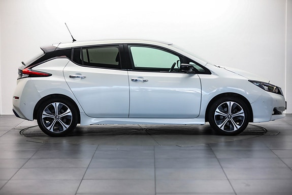 Nissan Leaf 2 of 5