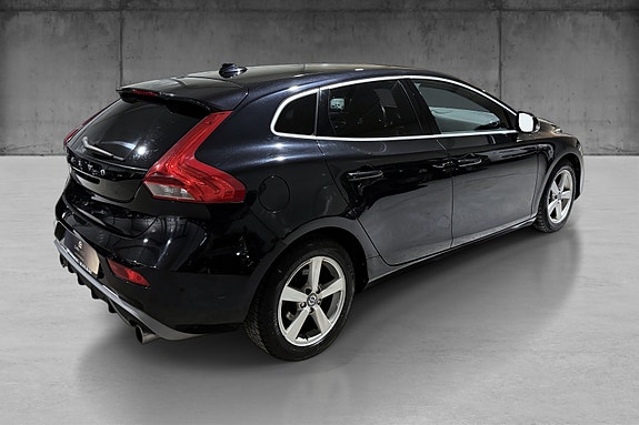 Volvo V40 10 of 24