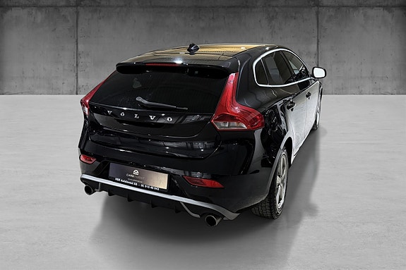 Volvo V40 8 of 24