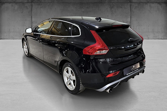 Volvo V40 6 of 24