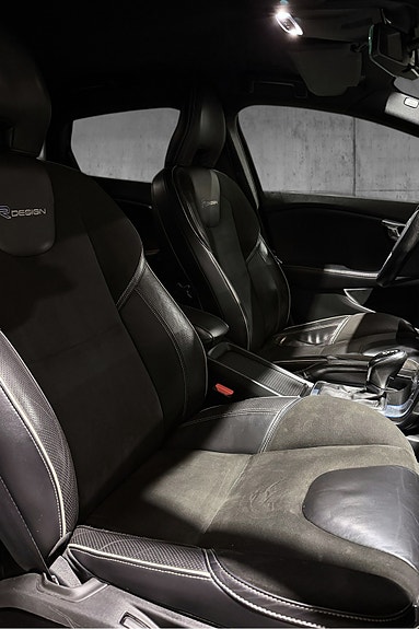 Volvo V40 19 of 24