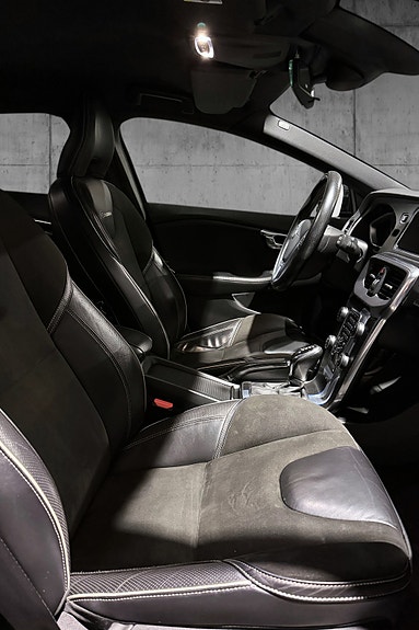 Volvo V40 18 of 24