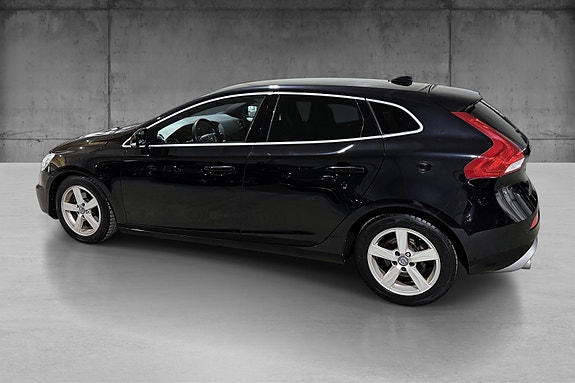 Volvo V40 4 of 24