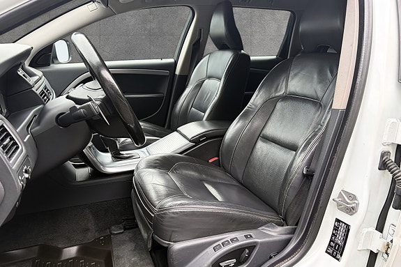Volvo XC70 18 of 30
