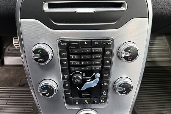 Volvo XC70 25 of 30