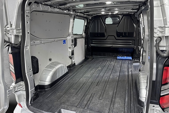 Ford Transit Custom 5 of 5