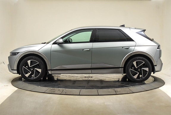Hyundai Ioniq 5 2 of 5