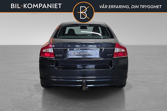 Volvo S80 4 of 5