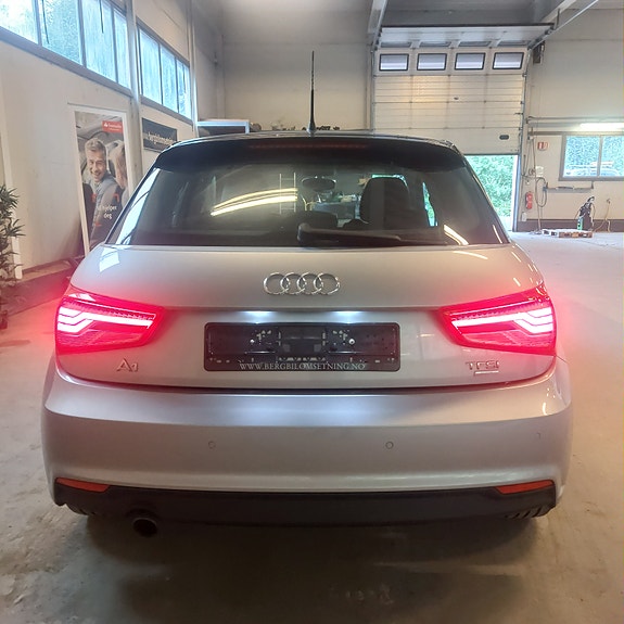 Audi A1 3 of 9