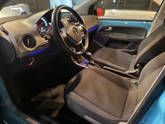 Volkswagen UP! 11 of 30
