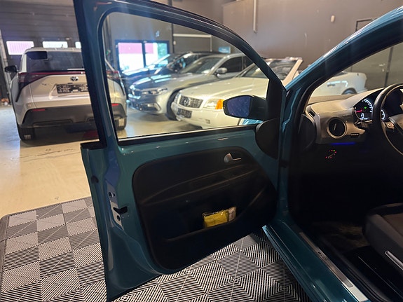 Volkswagen UP! 13 of 30