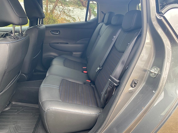 Nissan Leaf 12 of 21