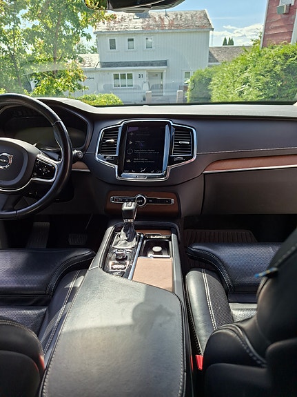 Volvo XC90 24 of 30