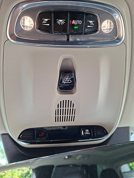 Volvo XC90 25 of 30