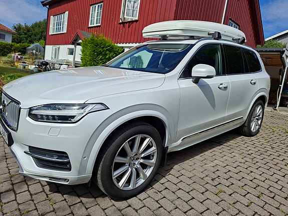 Volvo XC90 3 of 5