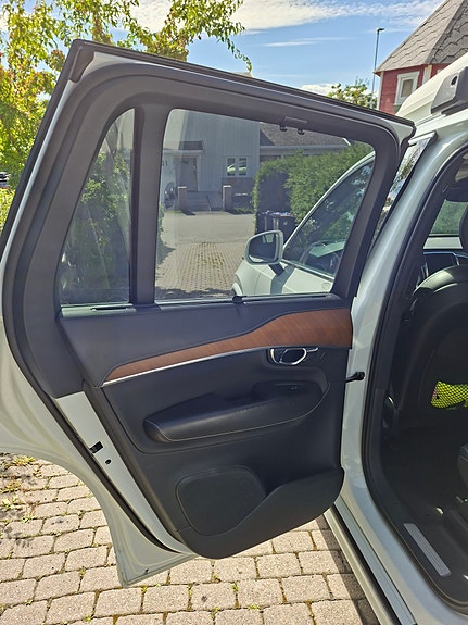 Volvo XC90 13 of 30