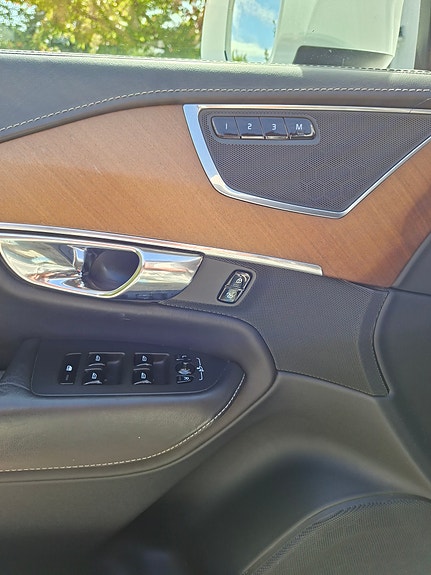 Volvo XC90 23 of 30
