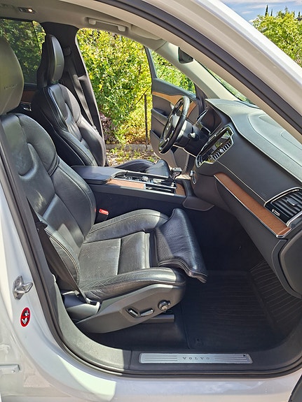 Volvo XC90 17 of 30