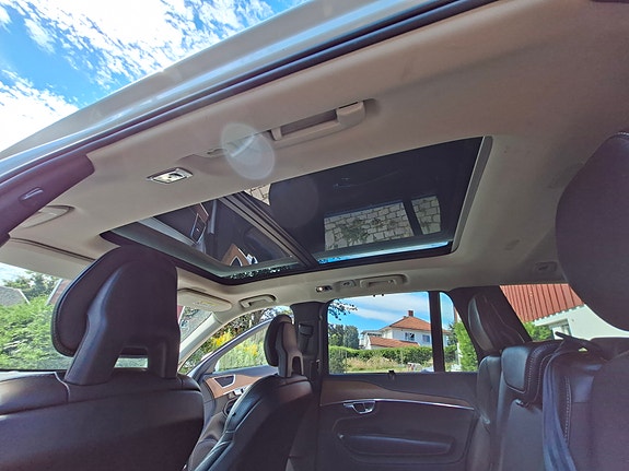 Volvo XC90 29 of 30