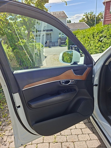 Volvo XC90 15 of 30