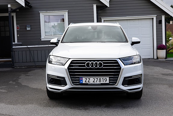 Audi Q7 3 of 5
