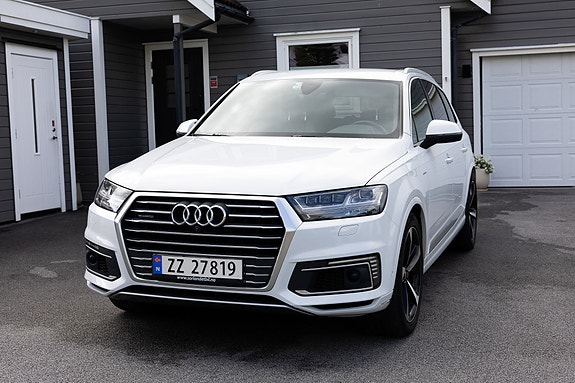 Audi Q7 4 of 5