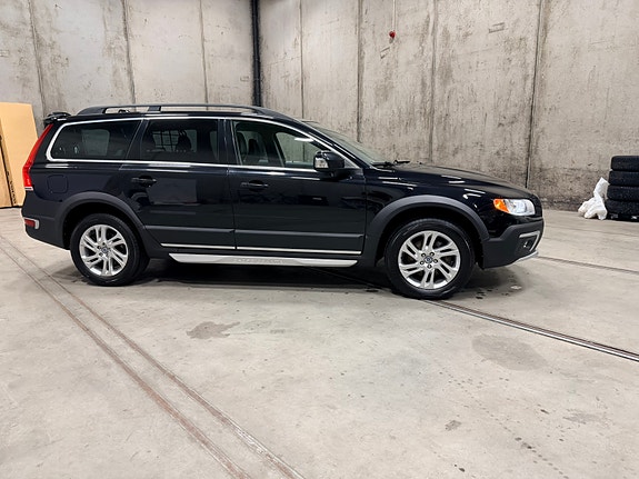 Volvo XC70 2 of 5