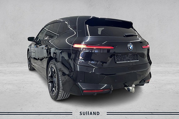 BMW iX 3 of 5