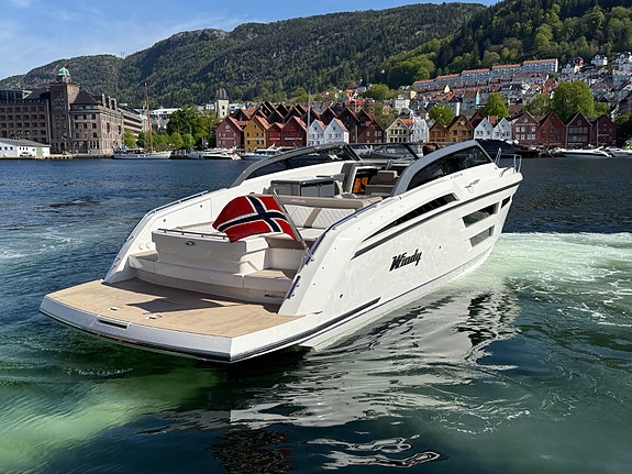 Windy 37 Shamal Joystick. Humphree. D6 440 DPI. 90 timer. Skipsreg, finans 20 år 3 of 5