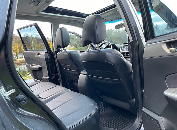 Subaru Forester 5 of 8
