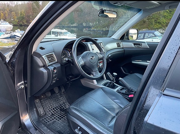 Subaru Forester 4 of 8