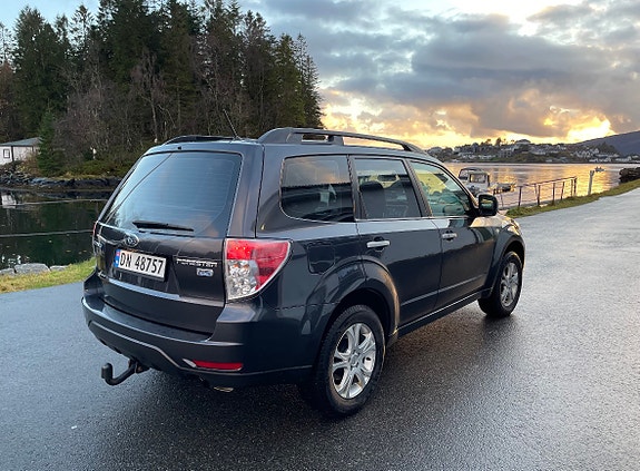 Subaru Forester 2 of 8