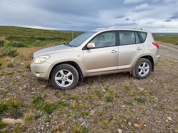 Toyota RAV4 2 of 5