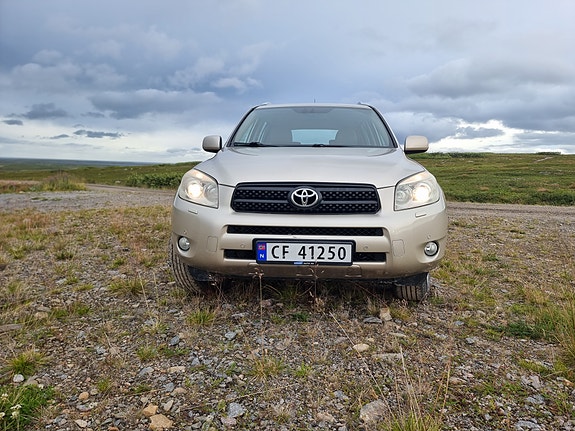 Toyota RAV4 5 of 5