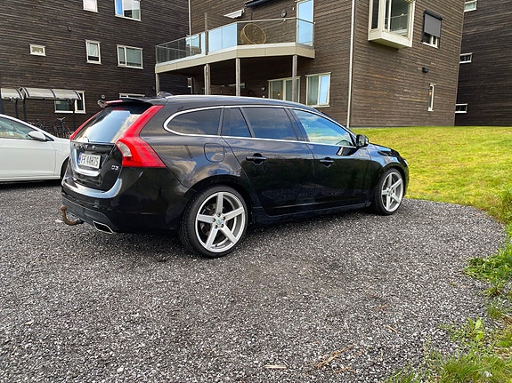 Volvo V60 3 of 15