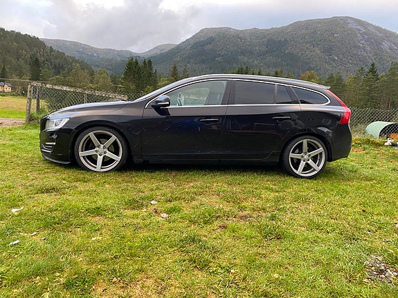 Volvo V60 9 of 15
